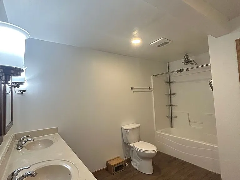 823 Harrison St — Photo 16