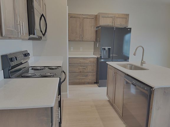 4th image of 828 N Old Fort Dr