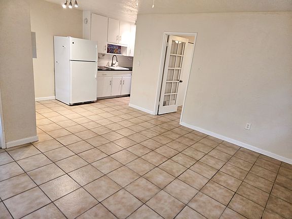 4th image of 2619 Marble Ave