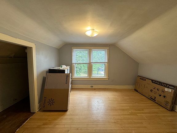 4th image of 114 E Prospect St #C