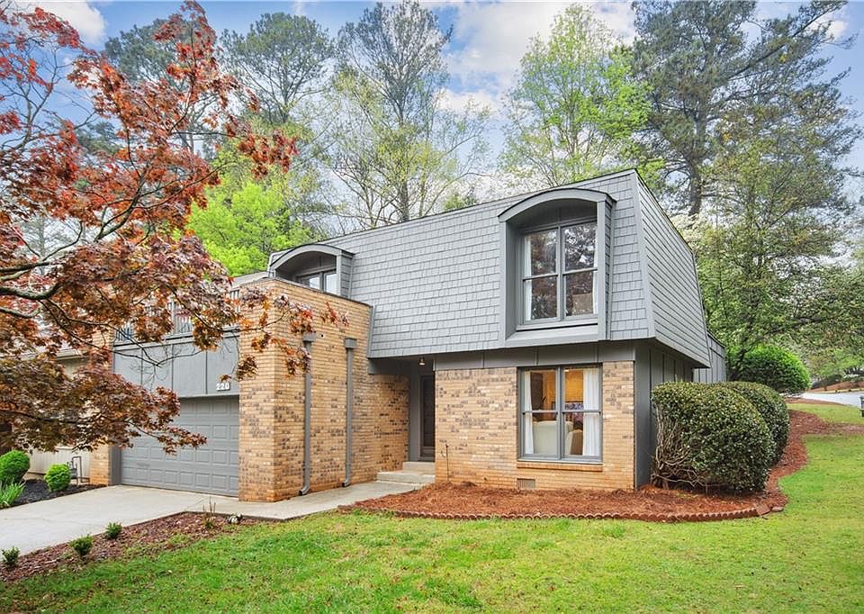 1st image of 220 Leeward Ln