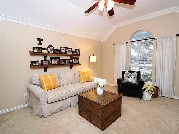 5th image of 2109 Melissa Diane St