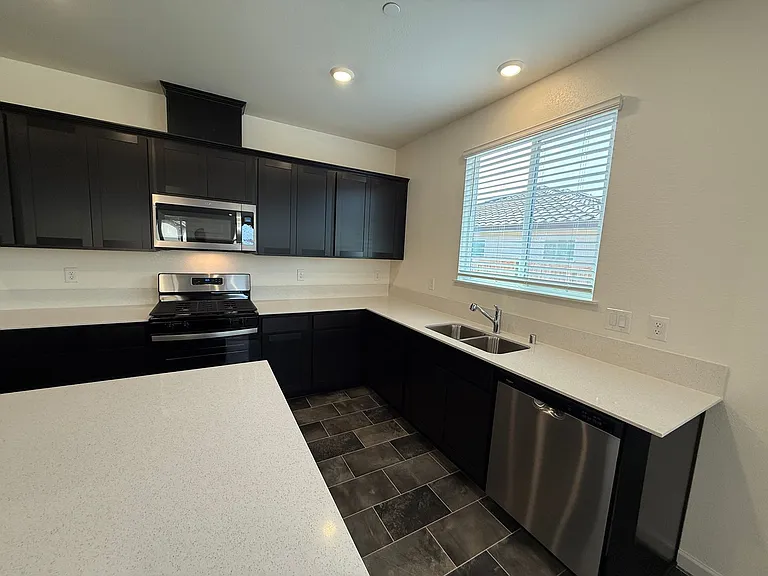 6308 Sun Haven St — Photo 10