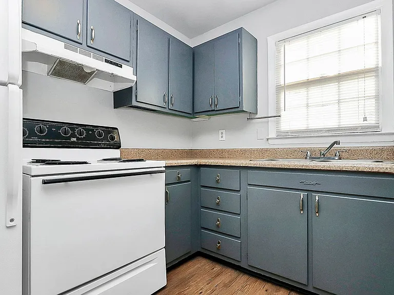 4220 Castleton Rd — Photo 2