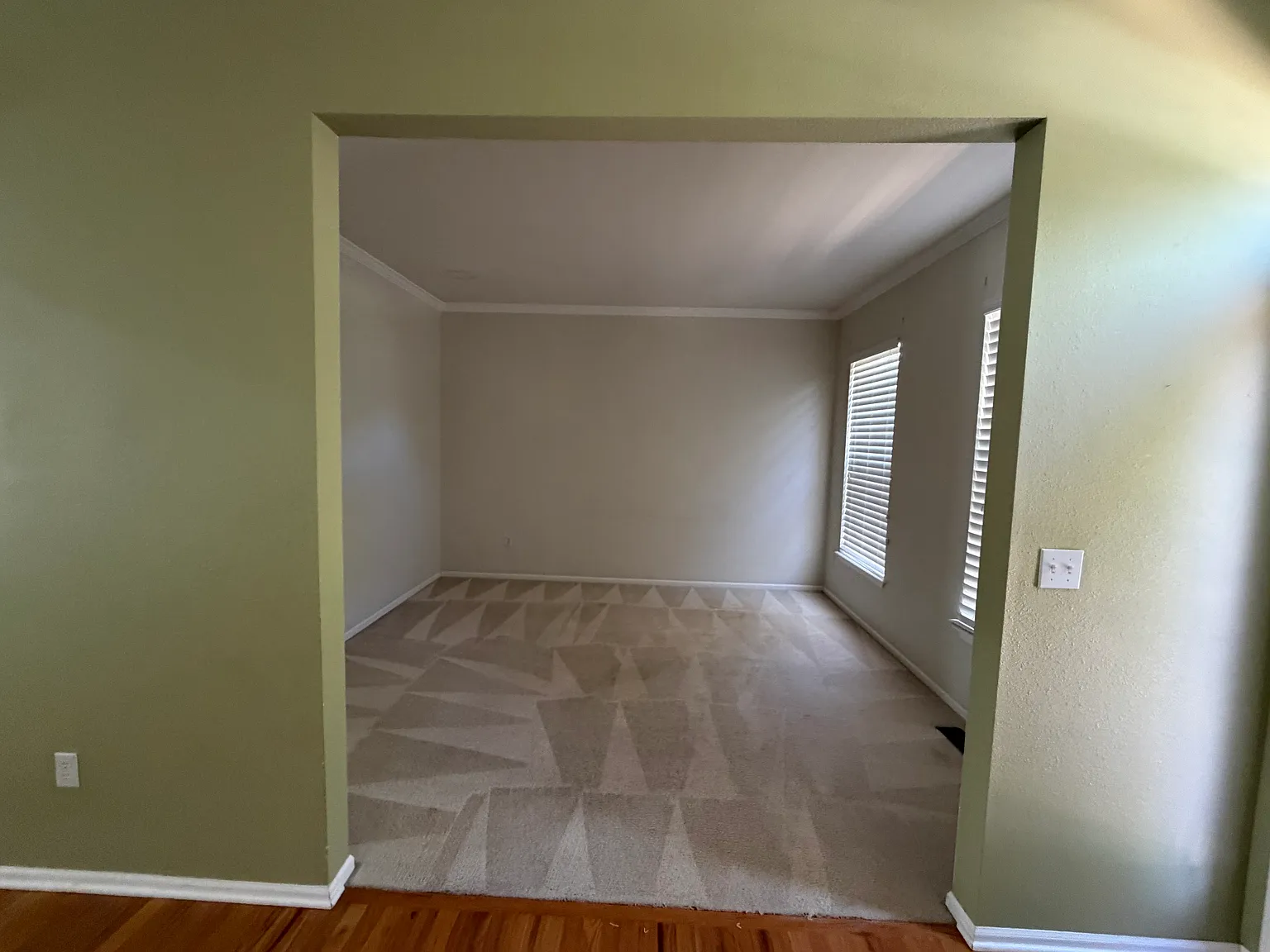 4 bed, 2831 sqft, $3,150 — Photo 3