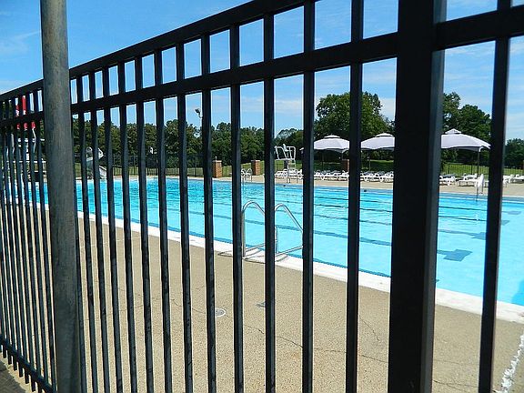 County Club Big Pool 