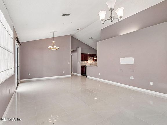 4th image of 5065 KNIGHTSBRIDGE Circle N