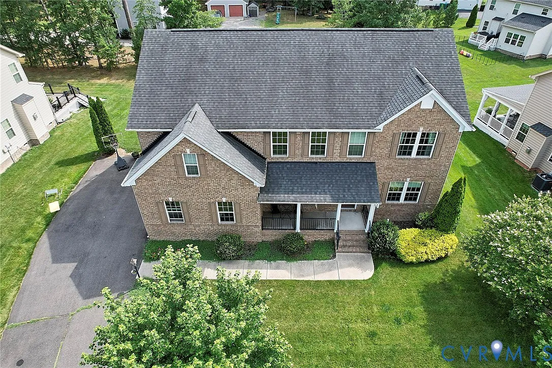 6 bed, 4.0 bath, 5352 sqft, $3,490 — Photo 2