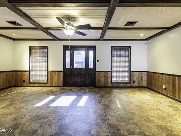 3rd image of 722 N Shireview Cir