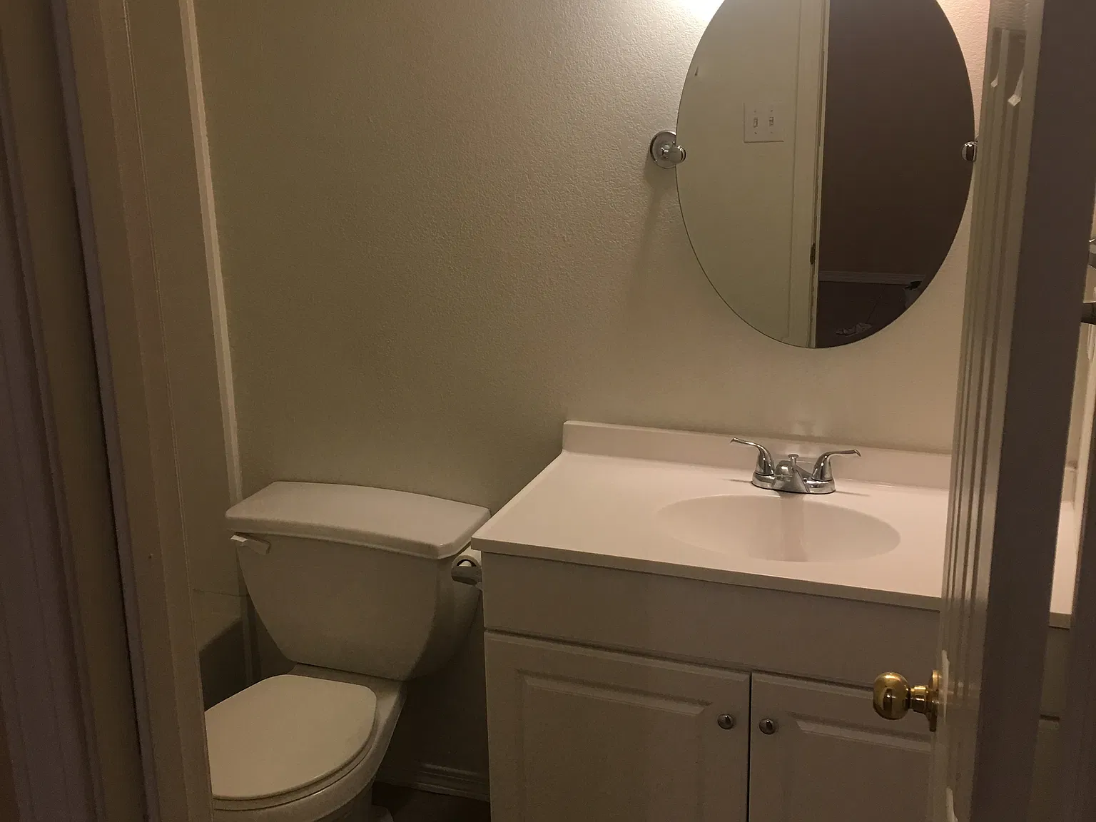 3 bed, 1056 sqft, $2,000 — Photo 3
