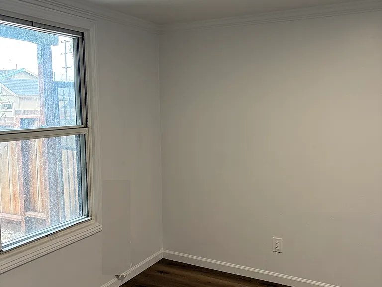 464 Milton Ave — Photo 9