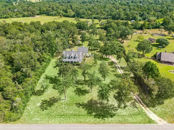 475 Piney Creek Rd, Bellville, TX 77418