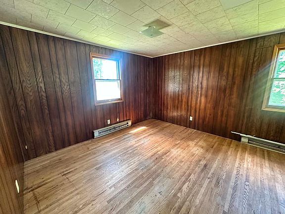 4th image of 130 Hope Rd