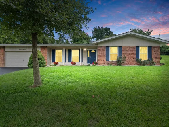 11663 Celestial Dr, Maryland Heights, MO 63043