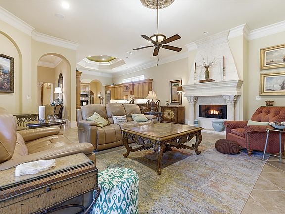 5th image of 9171 Bellasera Circle