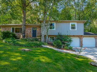 819 Skyline Park Dr, Signal Mountain, TN 37377