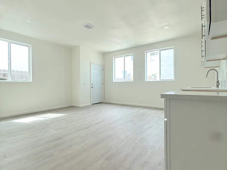 520 W Colden Ave #522-1/2 — Photo 13