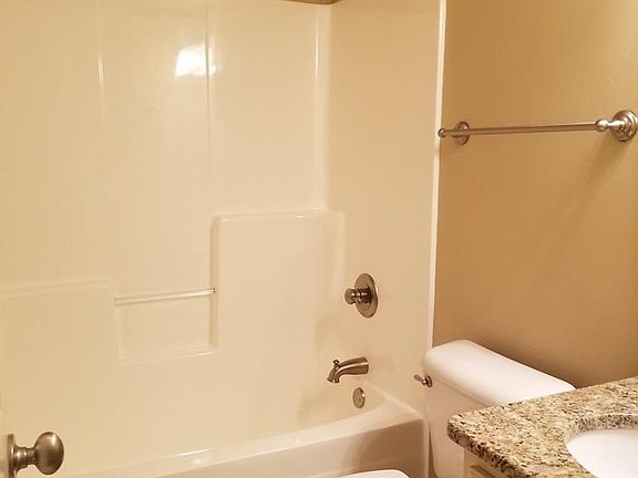 2nd image of 302 Gwinnett Pl
