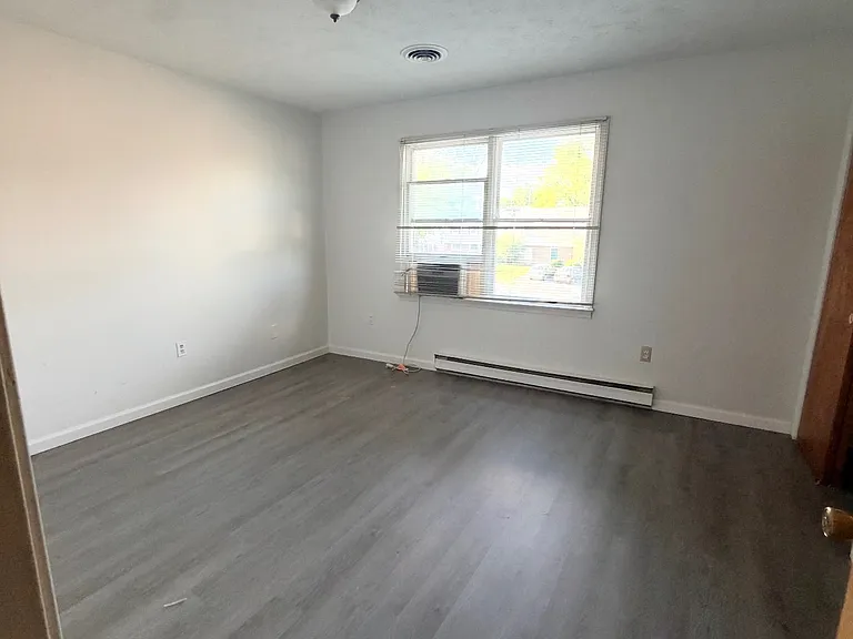 1111 Franklin St — Photo 8