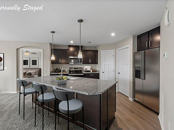 4th image of 701 Walton Terrace Dr #5-201