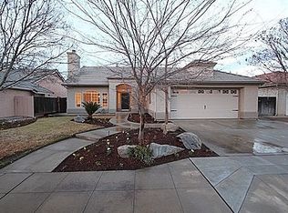 2755 Roberts Ave, Clovis, CA 93611