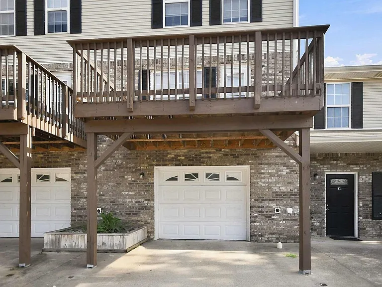 1631 Baltimore Dr — Photo 1