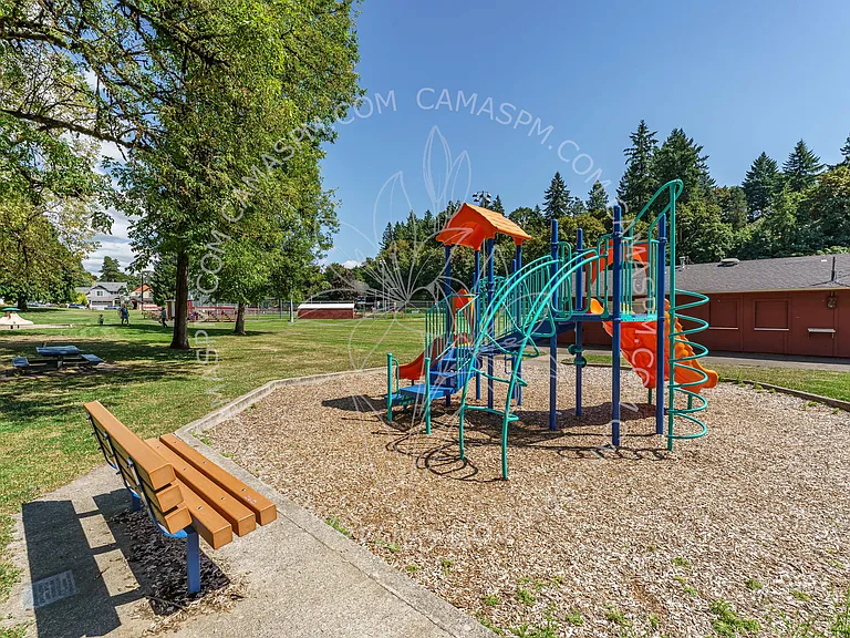 620 NW Ivy St — Photo 43