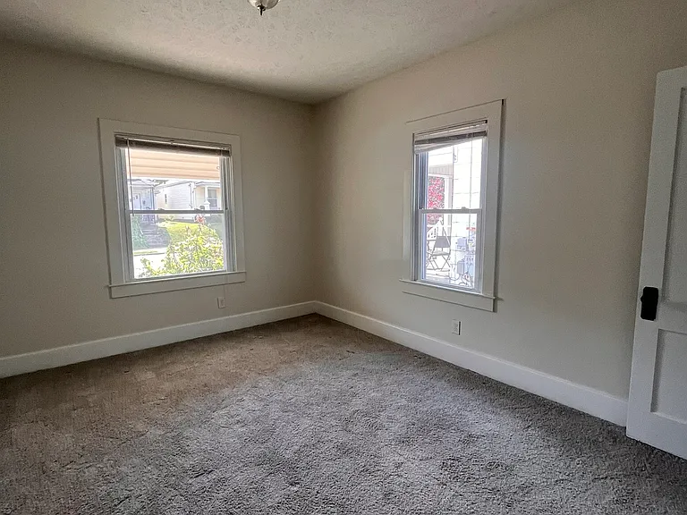 1217 Schiller Ave #1 — Photo 11