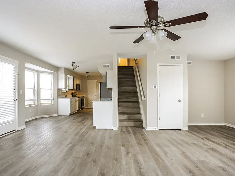 5774 Oyster Bay Way — Photo 5