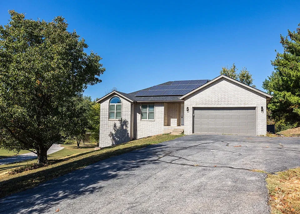 2261 W Ridgeview Cir