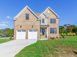 700 Stoneway Ct, Greensboro, NC 27455