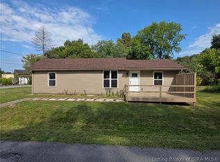 50 S Water St, Pekin, IN 47165