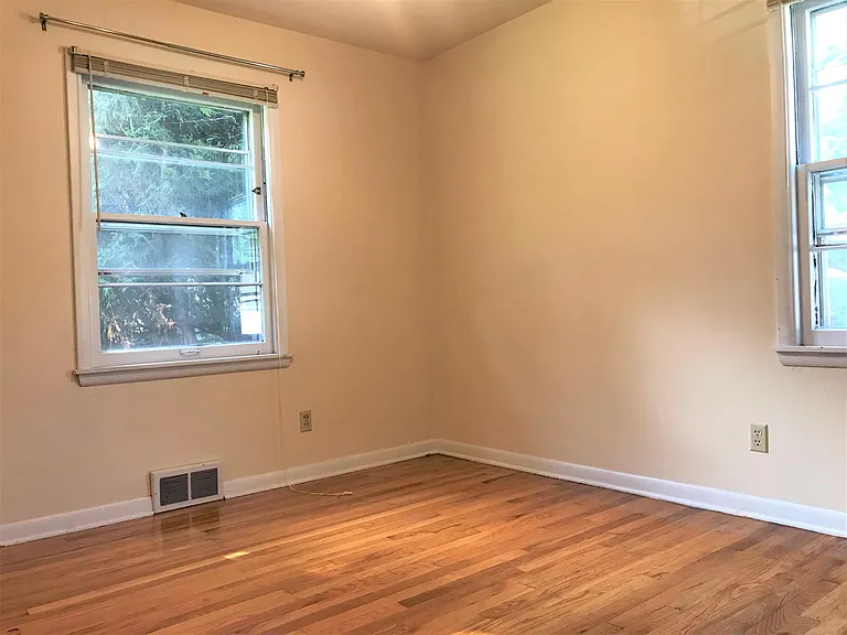 401 Palomino Ln — Photo 10