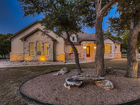 2nd image of 124 Gabriel Vis E