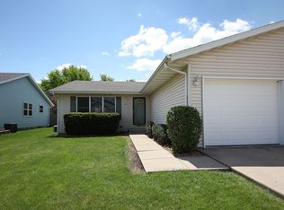 821 Heather Ln, Ottawa, IL 61350