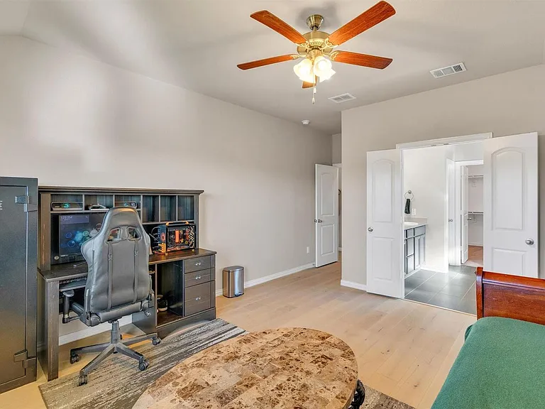 2310 Bellewood Ct — Photo 11