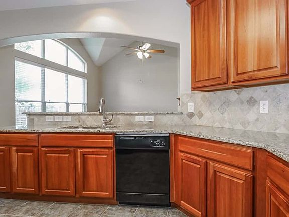 4th image of 4019 Alamo Dr
