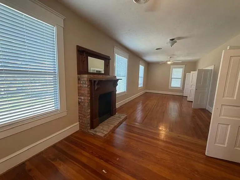 415 W Franklin St — Photo 11