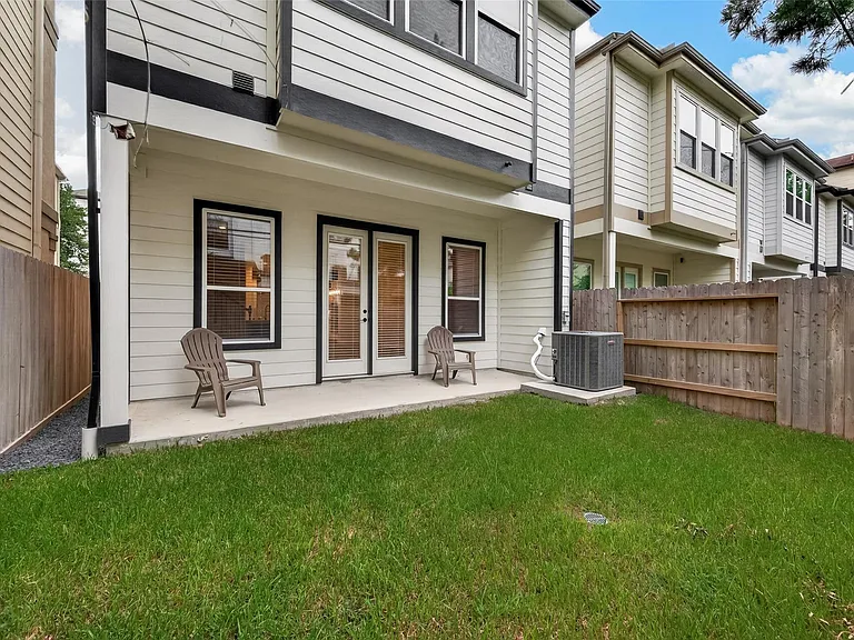 4309 Dickson St #B — Photo 47