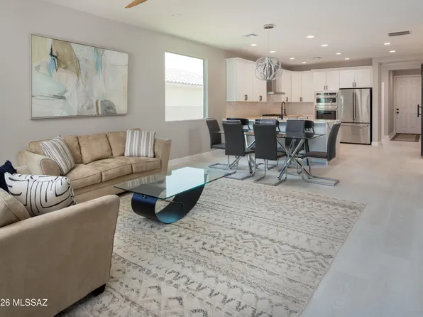 12192 N Golden Mirror Dr, Marana, AZ 85658