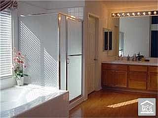 Master Bath-Huge Tub 