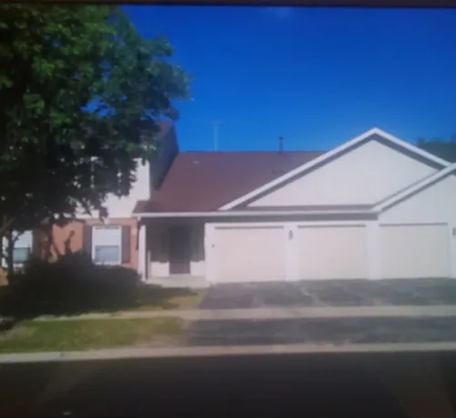 1175 N Village Dr #1 Photo 1