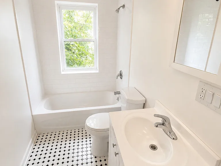 2519 N Mutter St — Photo 14