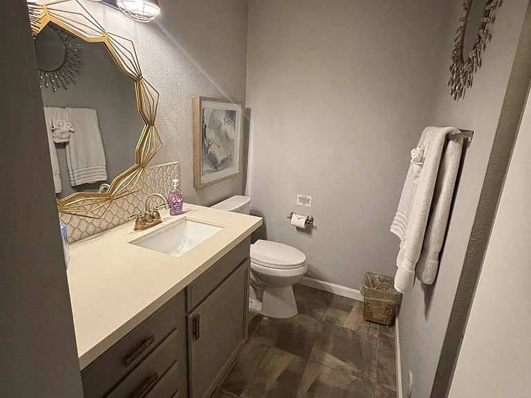 4916 N 73rd St #5 — Photo 10