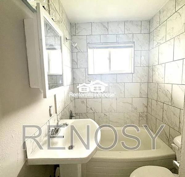114 NW College Ave #8 — Photo 7