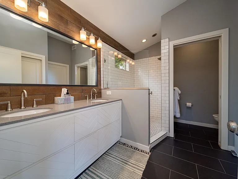 1346 Rood Ave — Photo 5