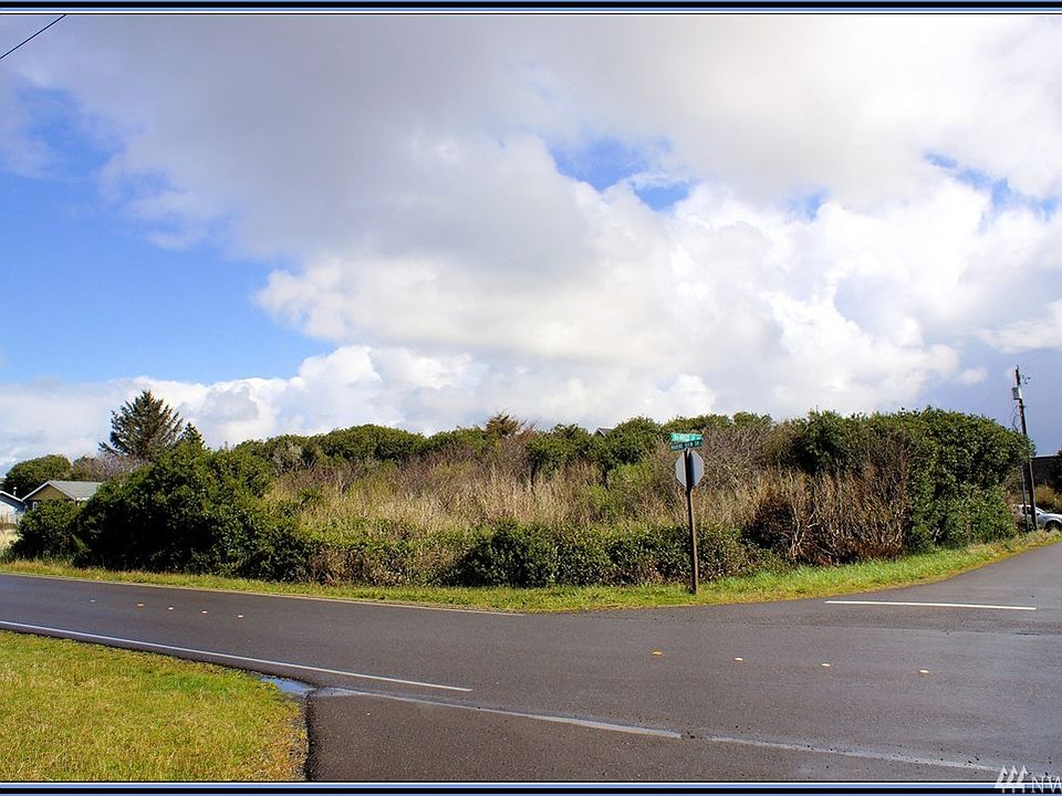 1st image of 130 Sea Breeze Loop SE