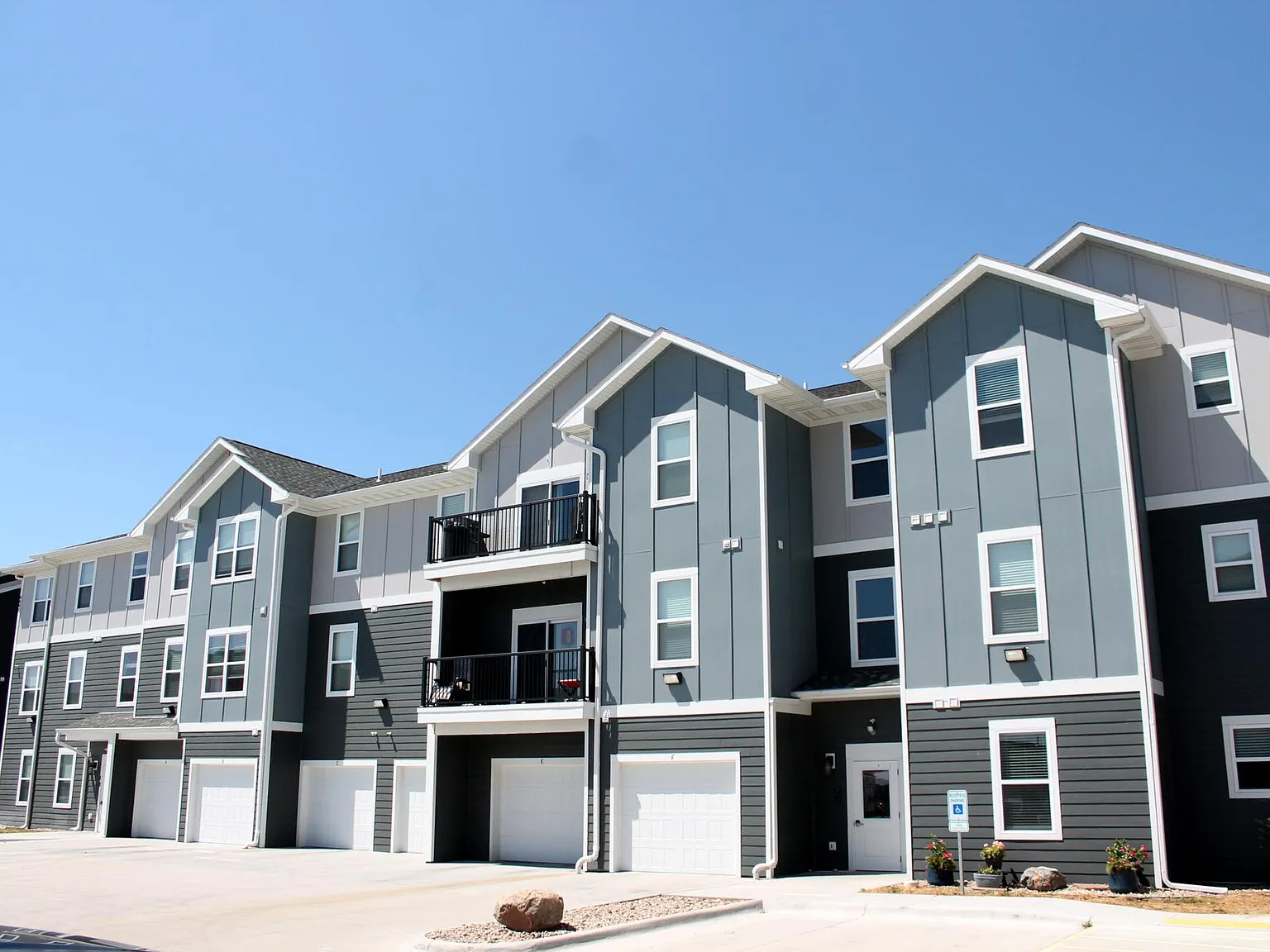 Talon Apartments — Photo 2