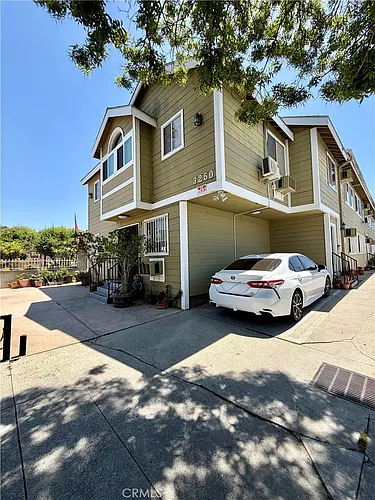 3250 Andrita St Photo 1