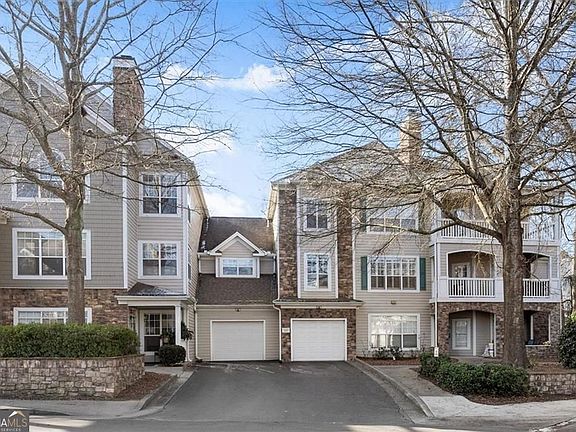 4th image of 222 Edinburgh Ct
